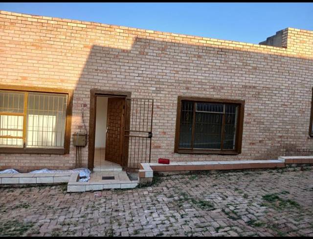2 BEDROOM PROPERTY TO RENT IN ZAKARIYYA PARK